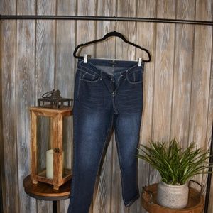 Women's signature studio crop jeans